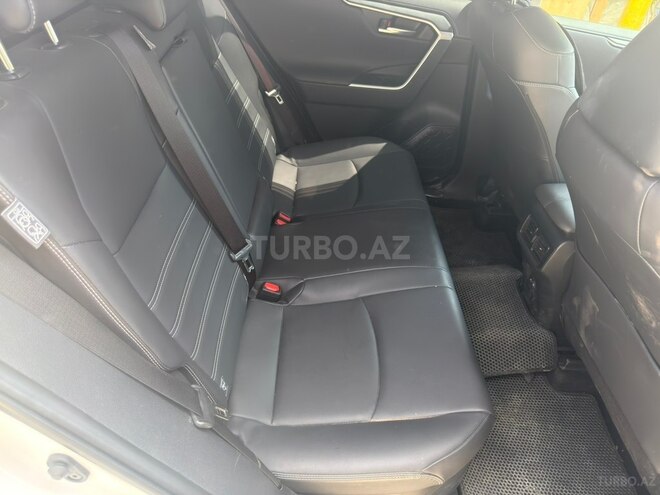 Toyota RAV4-5