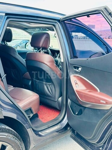 Hyundai Santa Fe-12