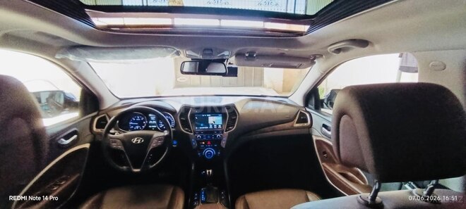 Hyundai Santa Fe-13