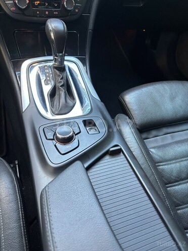 Opel Insignia-13