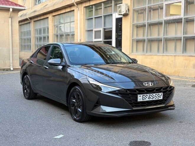 Hyundai Elantra-3