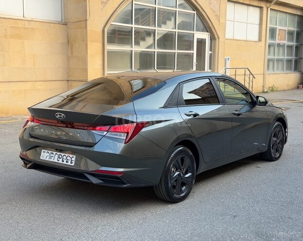 Hyundai Elantra-6