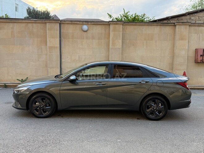 Hyundai Elantra-7