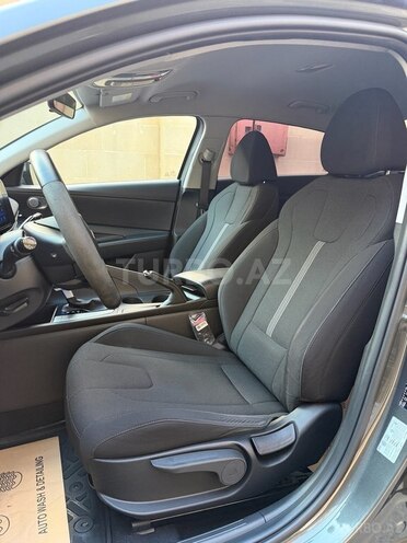 Hyundai Elantra-9