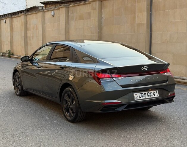 Hyundai Elantra-5