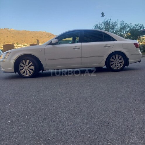 Hyundai Sonata-8