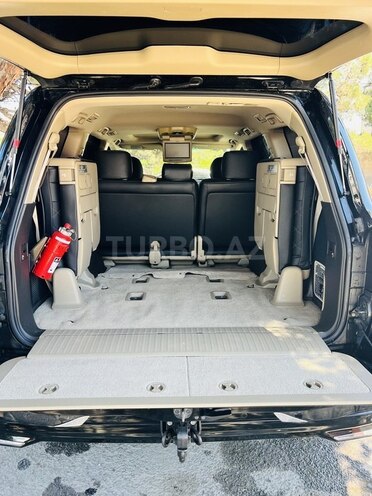 Toyota Land Cruiser-11