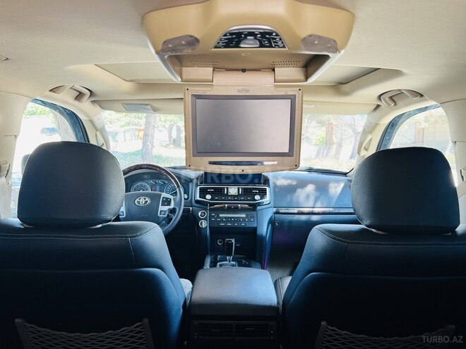 Toyota Land Cruiser-12