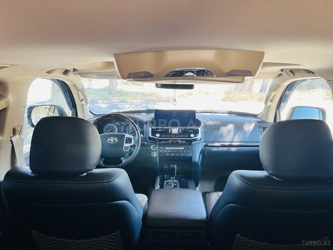 Toyota Land Cruiser-14