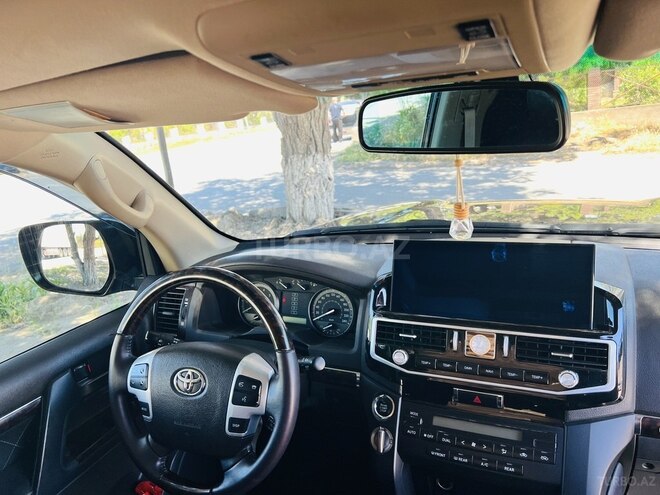 Toyota Land Cruiser-18