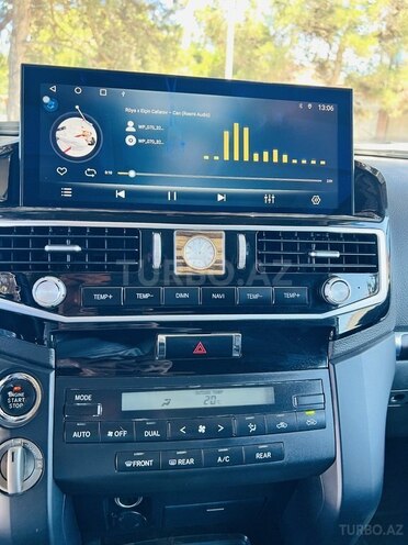 Toyota Land Cruiser-21