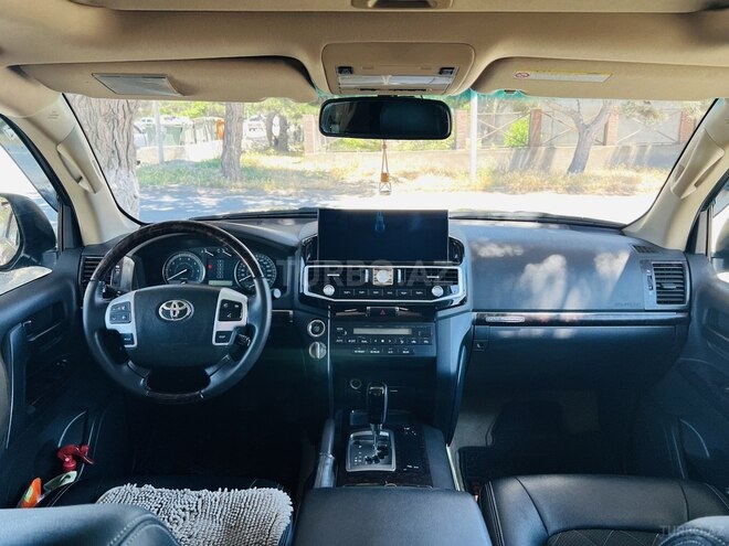 Toyota Land Cruiser-15