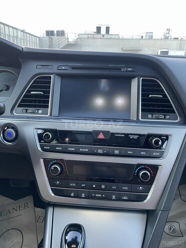 Hyundai Sonata-17