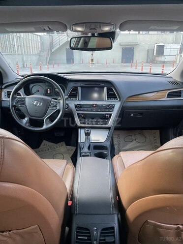 Hyundai Sonata-14