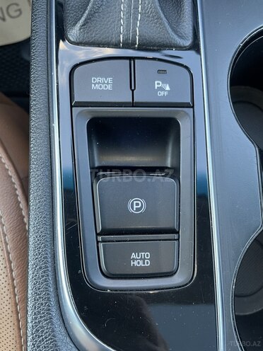 Hyundai Sonata-16