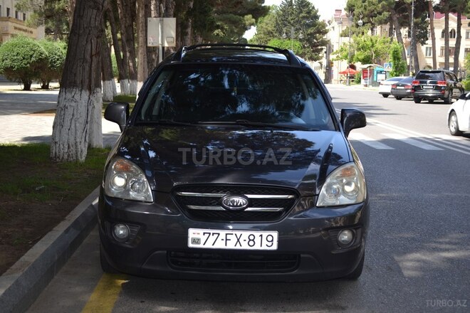 Kia Carens-1