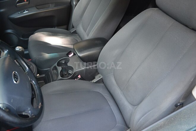 Kia Carens-5