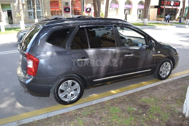 Kia Carens-12