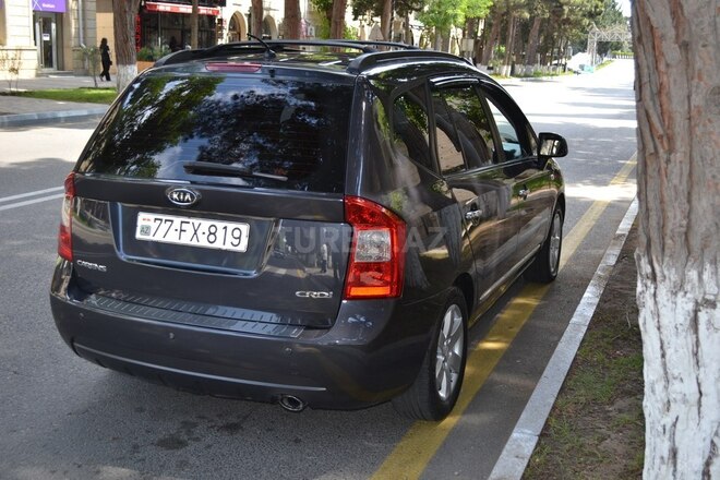 Kia Carens-13
