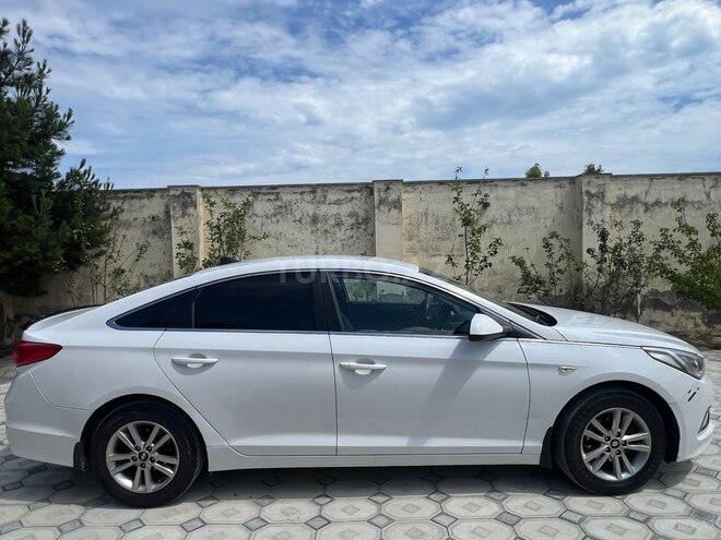 Hyundai Sonata-5