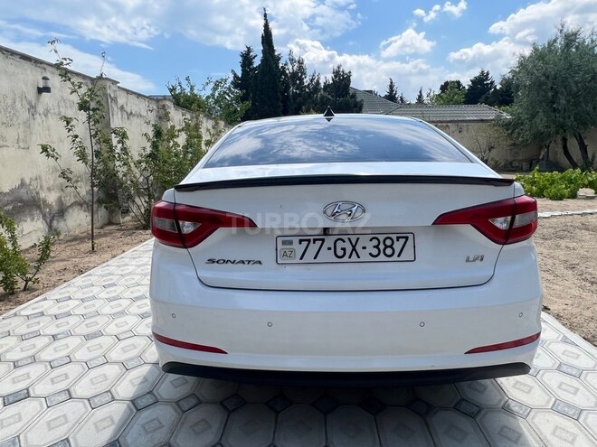 Hyundai Sonata-2