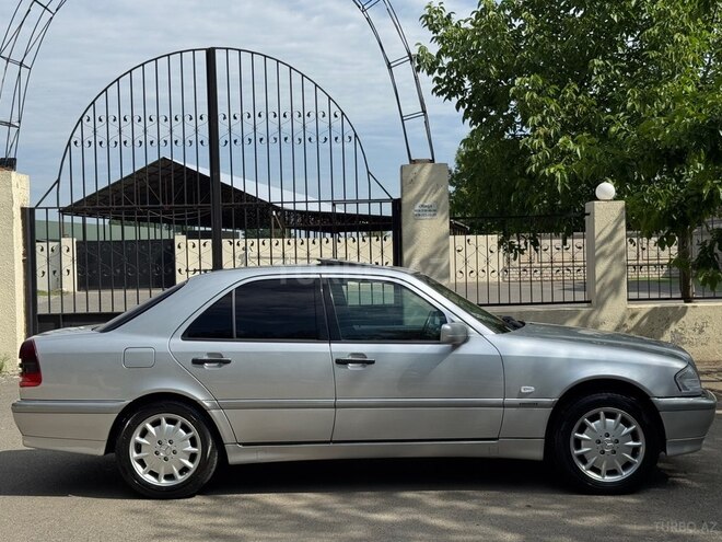 Mercedes C 240-6