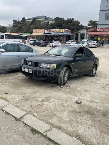 Volkswagen Passat-1