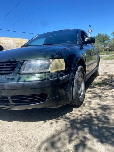 Volkswagen Passat-8