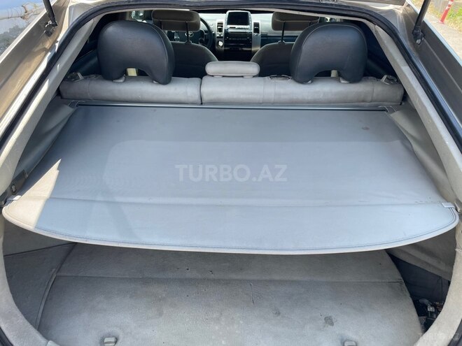 Toyota Prius-5