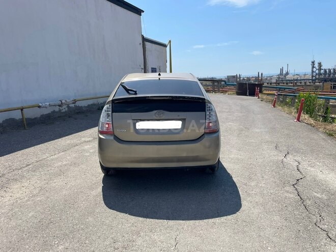Toyota Prius-4