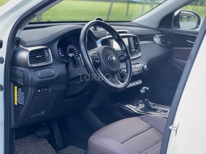 Kia Sorento-11