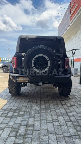 Ford Bronco-10