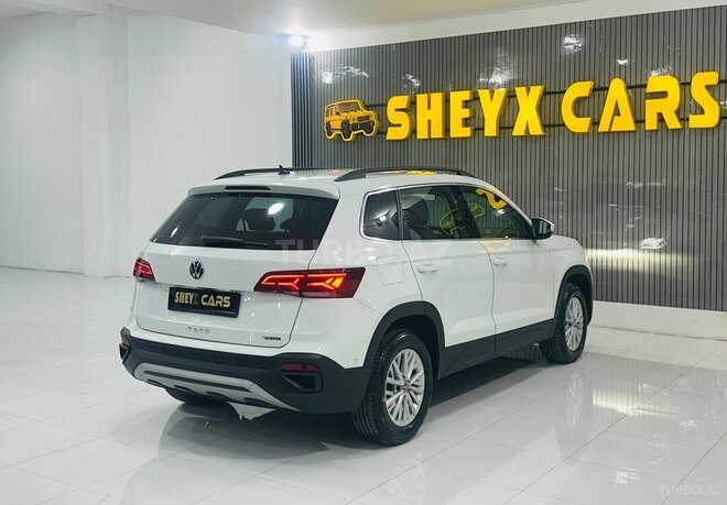Volkswagen Taos-11