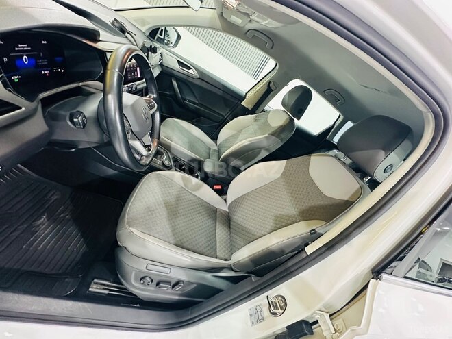 Volkswagen Taos-14
