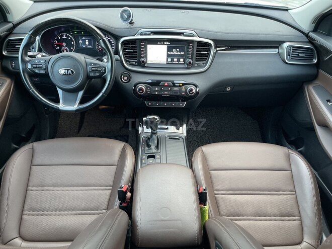 Kia Sorento-13