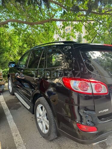 Hyundai Santa Fe-13
