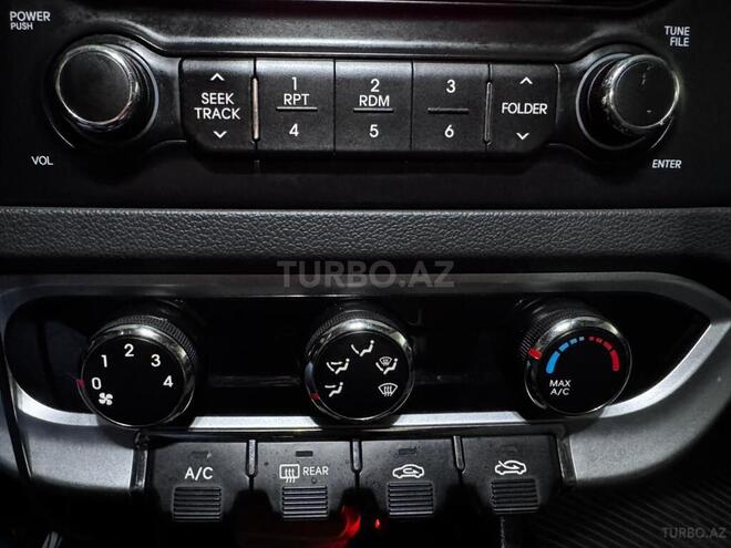 Kia Rio-12