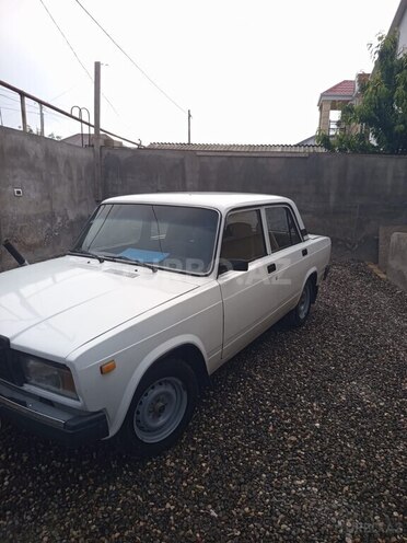 LADA (VAZ) 2107-2