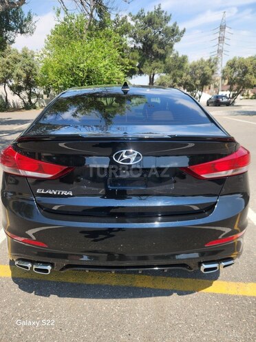 Hyundai Elantra-2