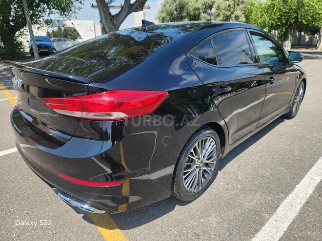 Hyundai Elantra-7