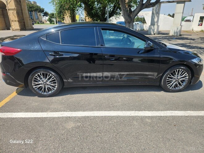 Hyundai Elantra-6