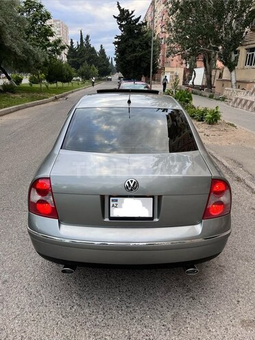 Volkswagen Passat-11
