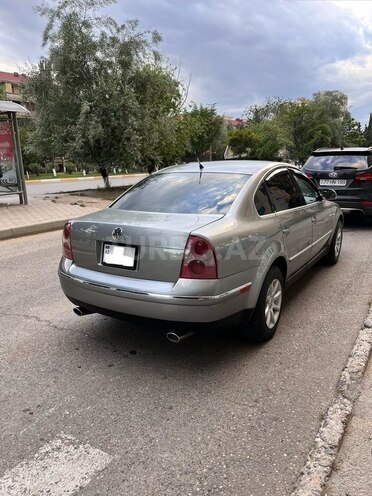 Volkswagen Passat-8