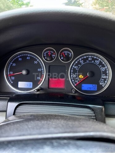 Volkswagen Passat-15