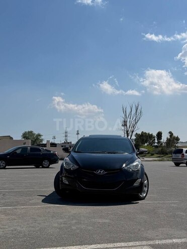Hyundai Elantra-1