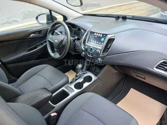 Chevrolet Cruze-12