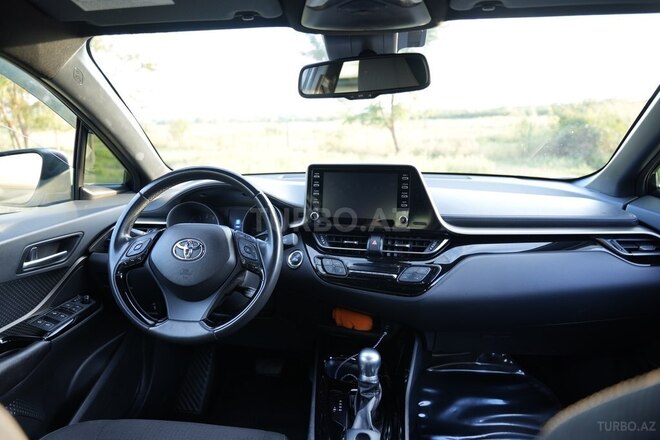 Toyota C-HR-4
