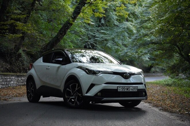 Toyota C-HR-1