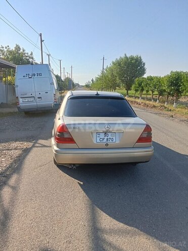 Mercedes C 220-2