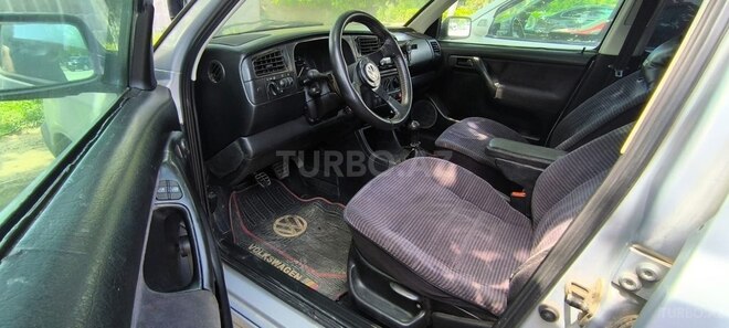 Volkswagen Golf-11